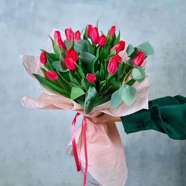 Букет из 19 тюльпанов